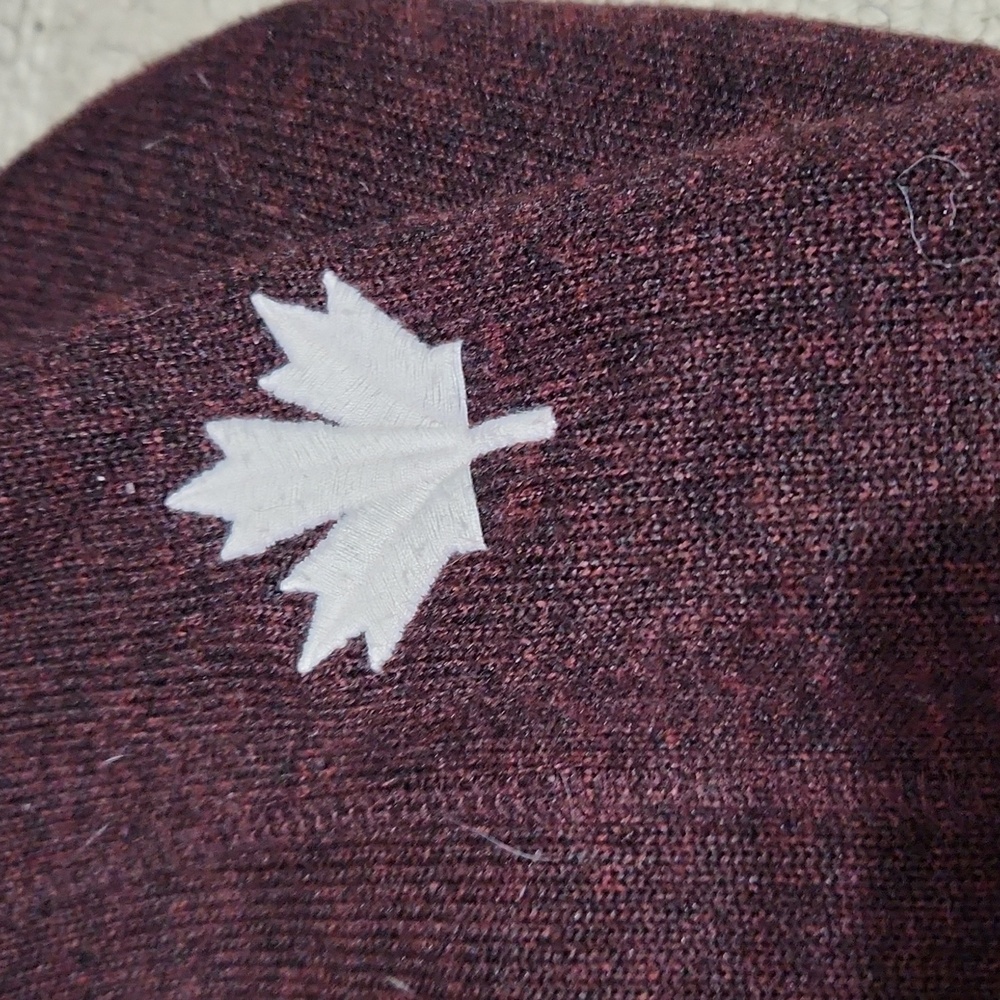 Roots Canada Cabin Embroidered Pullover Hoodie Sweater Burgendy, Black And White - Picture 4 of 7